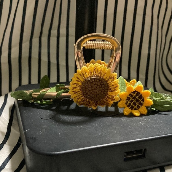 Accessories - Sunflower hair clip